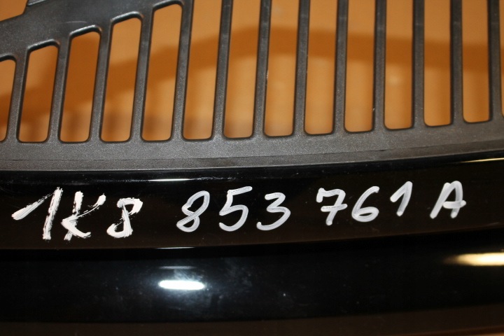 фото №10, Решётка радиатора vw scirocco 1k8 08- 1k8853653a