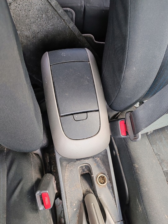 фото №1, Подлокотник бардачок средний toyota auris i 07-09