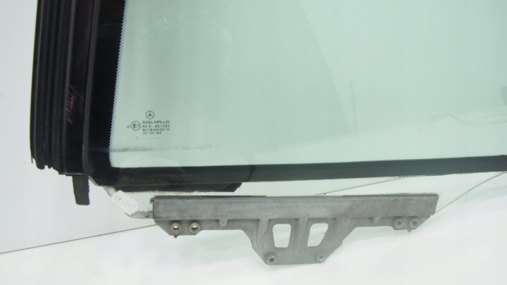 фото №9, Стекло боковая кузовная правая зад оригинальный номер - mercedes c140 купе