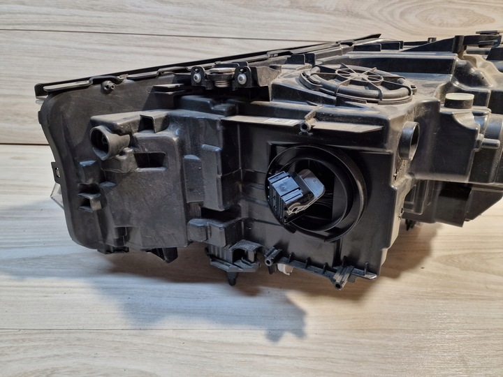 фото №11, Лампа bmw 5 g30 g31 адаптивный led правая eu полный led
