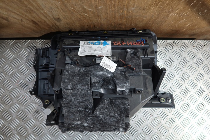 фото №6, Бардачок пассажира audi a1 8x 8x1857035b