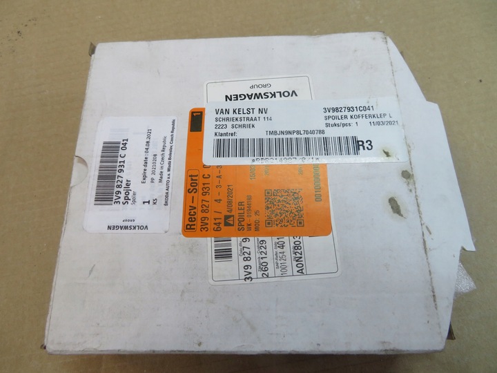 фото №9, Спойлер кришки skoda superb iii 3v9827931c