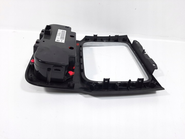 фото №13, Dodge ram 1500 14r панель воздуховод рамка p68186217ac