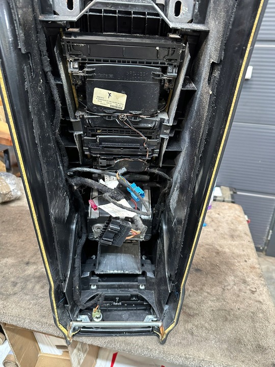 фото №16, Туннель средний, бардачок, подлокотник mercedes ml w164 6.3 amg европа