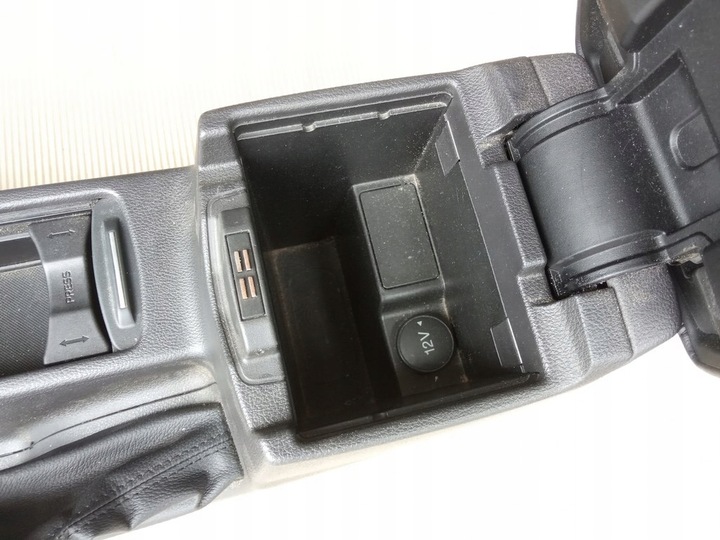 фото №14, Ford focus mk3 рестайлинг 15-18- туннель подлокотник kpl.