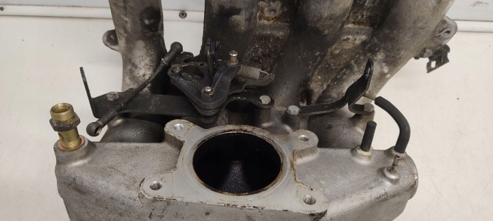 фото №9, Колектор впускний  впускний mercedes w124 2,2
