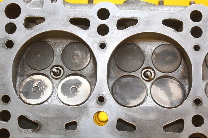 фото №13, Головка левая audi s6 c4 a4 a6 a8 4.2 b 077103373d
