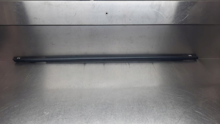 фото №1, Планка прилегла до скла двері правий перед volvo xc60 ii