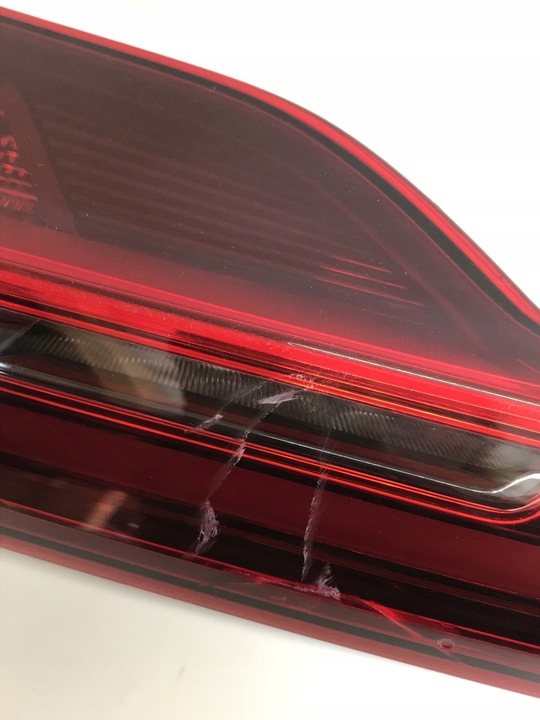 фото №8, Audi e-tron лампа накладка крышки зад led 4ke945095f