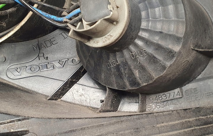 фото №8, Лампа правая зад нижняя volvo xc90 9483774 европа