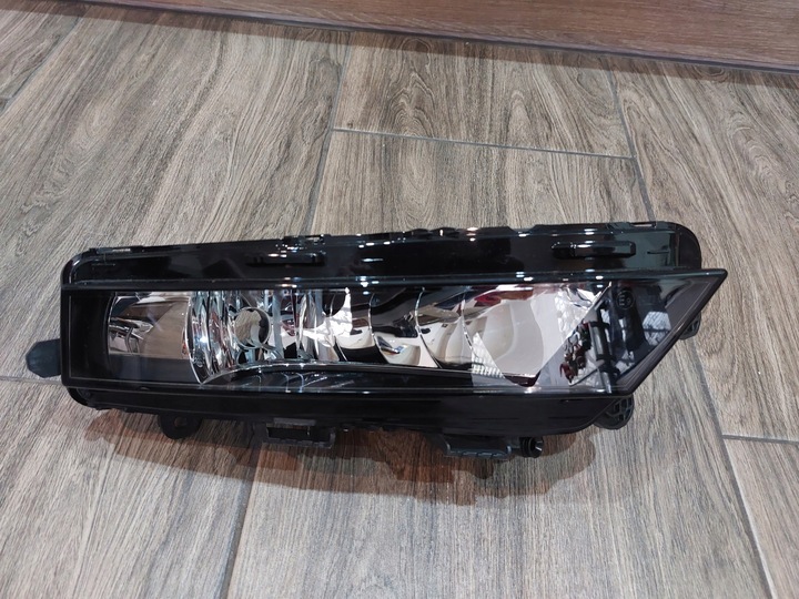 фото №1, Octavia iii рестайлінг праві галоген zkw 1096.002