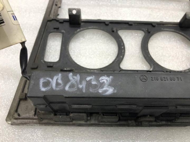 фото №10, Панель dekor консолі mercedes c-klasa w202 93-01 eu