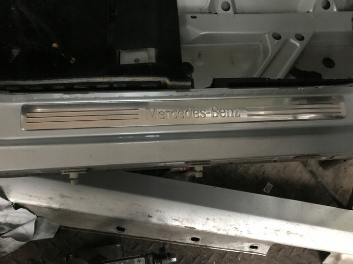 фото №1, Mercedes c клас w204 планка порогова хром накладка