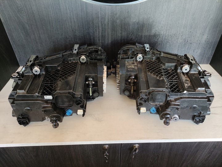 фото №7, Лампа лампы перед rolls royce spectre