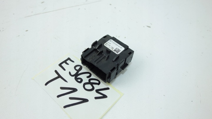 фото №9, Гніздо port usb типу c x2 mercedes w206 w223 a2238200202