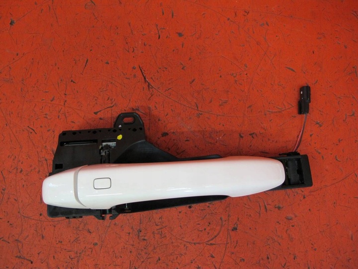 фото №1, Renault arkana 2020- ручка наружная дверь левая перед handsfree белая