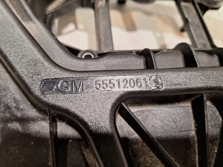 фото №6, Opel astra k 2015 кришки клапанів