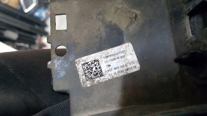 фото №12, Планка крыльев передней правая сторона audi e-tron 4ke853718a демонтаж