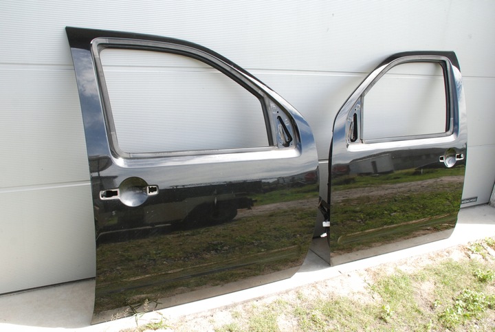 фото №1, Navara d40 голый дверь правые перед gn0