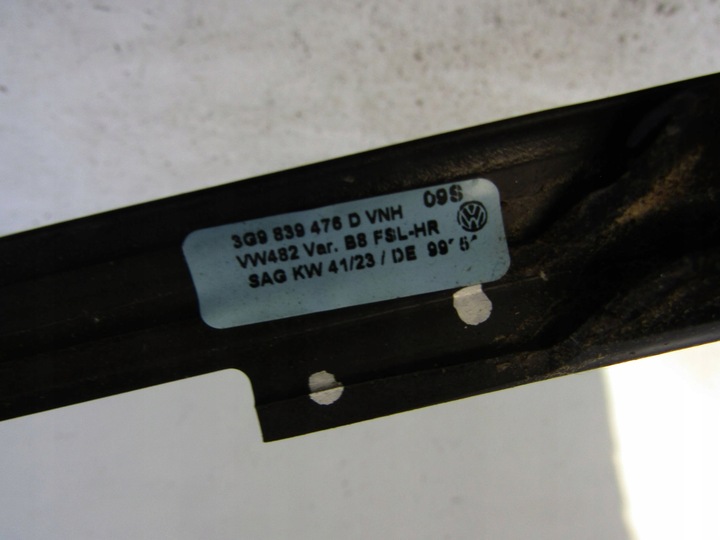 фото №8, Volkswagen passat b8 2016 права планка / прокладка скла двері задніх