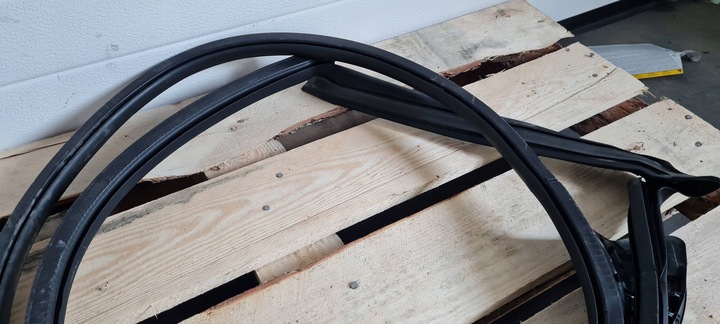 фото №8, Sq8 4m rsq8 q8 прокладка резиновая дверь правая правые перед 24r 4m8831708d