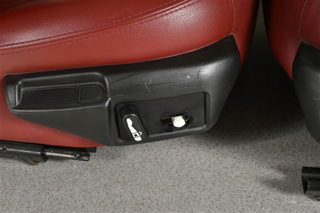 фото №11, Maserati 4200 сиденья кожаные бордовый электрик l+p