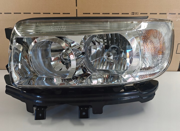 фото №1, Фара ксенон forester sg