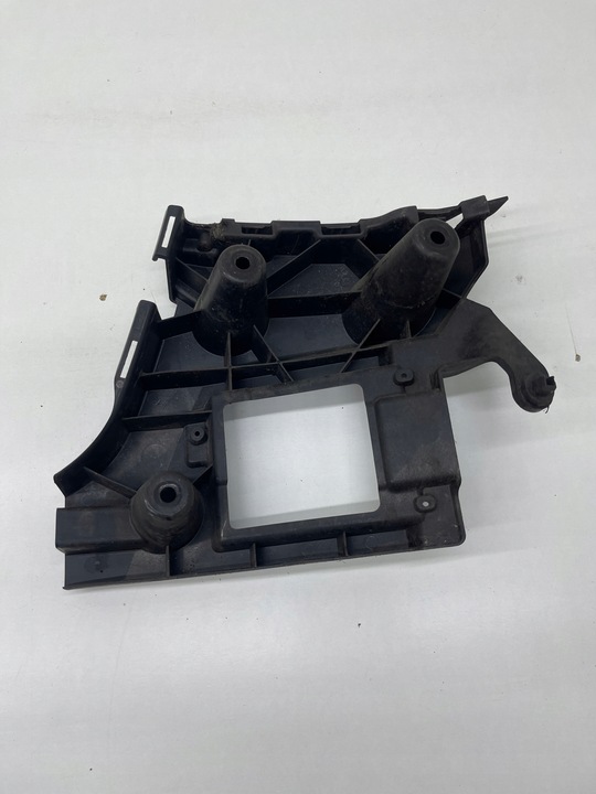 фото №8, Audi a6 c7 sedan uchywt крепление ползун направляющая бампера левый зад