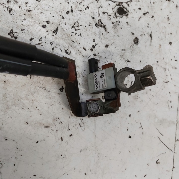 фото №3, Volvo v40 ii 2,0d клемма минусовая шланг 31376092 30659899