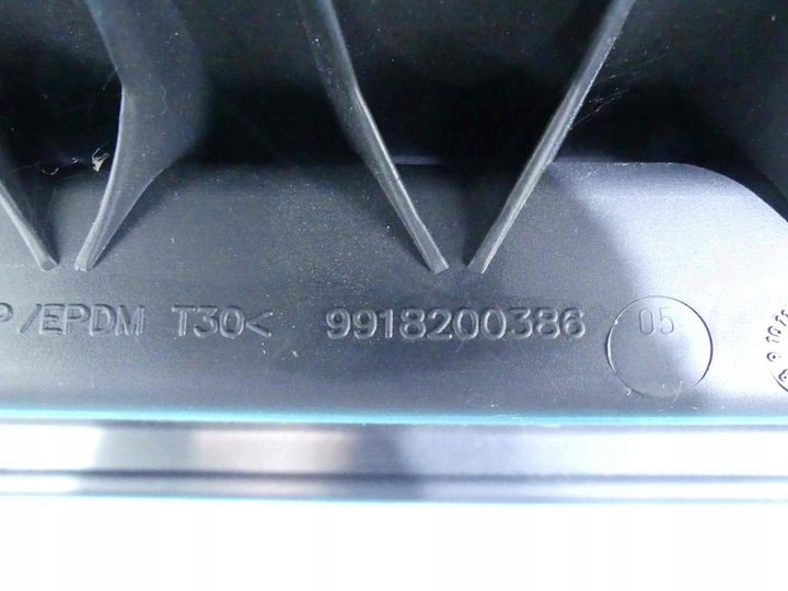 фото №10, Ролета багажника зад volvo v50 универсал