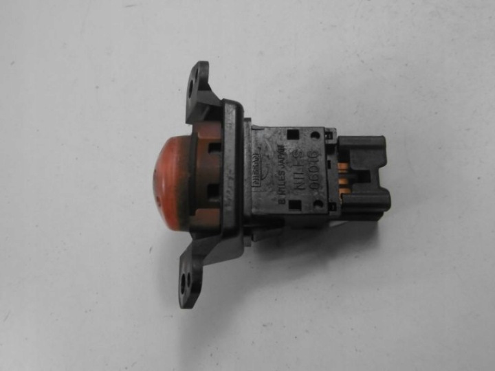фото №8, Nissan almera tino 00-03 вимикач світла аварійних