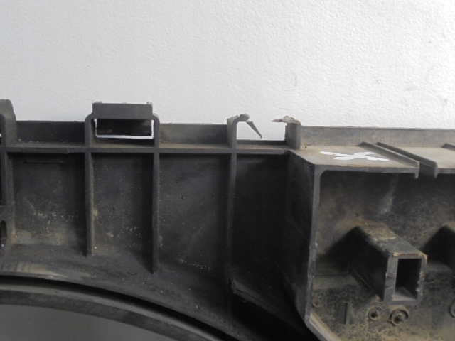 фото №8, Mercedes vito 1 i w638 вентилятор радиатор 2,2cdi 6385001993 0130303264