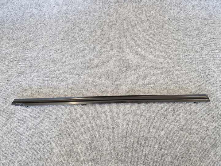 фото №1, Mercedes 213 a2136900562 планка двері ліва зад оригінальний номер