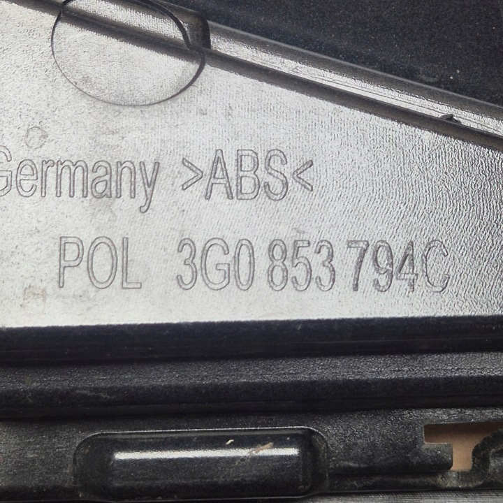 фото №9, Passat b8 r-line решётка бампера правая перед 3g0853794c