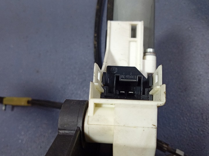 фото №5, Audi a4 b8 подъемник стекла перед левый 8k0937461a