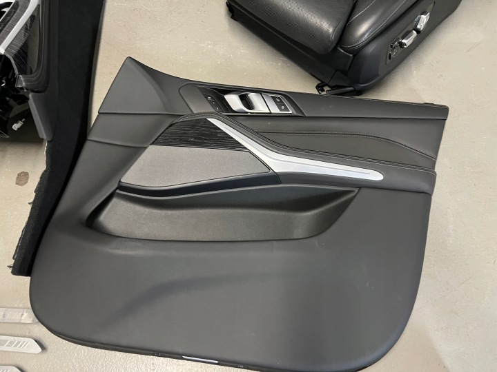 фото №5, Bmw x7 g07 сиденья сиденье диван туннель средство обшивки interior 3 rzędy schwarz