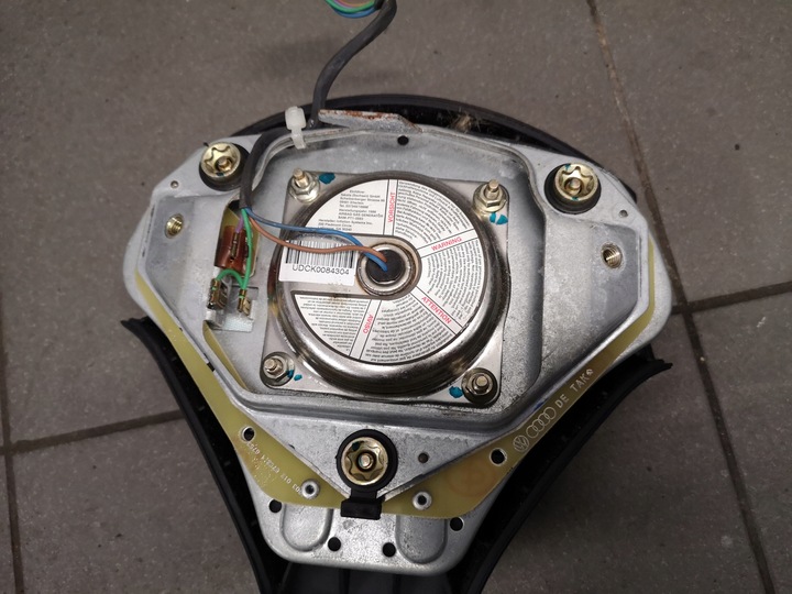 фото №10, Подушка подушка безопасности руль audi a6 c5 тёмно-синяя