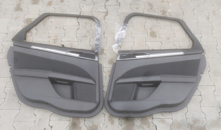 фото №1, Mondeo mk5 боковина обивка дверь правый зад ролета