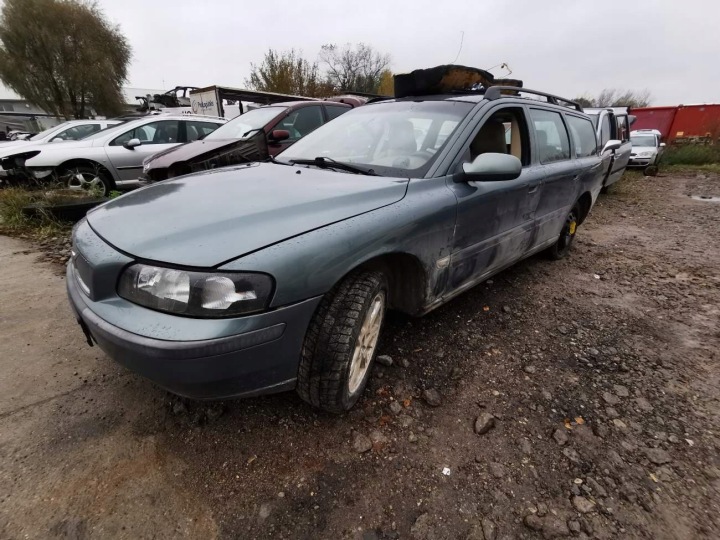 фото №7, Volvo v70 коробка предохранителей 2001 2.4l 9494210
