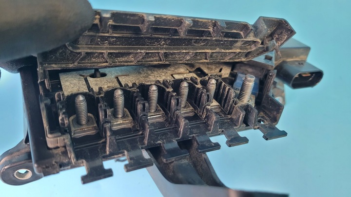 фото №10, Mercedes w205 c250 16r коробка предохранителей a2055402250