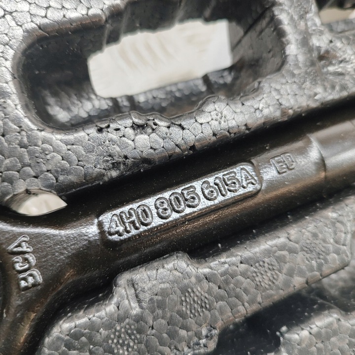 фото №7, Audi q4 sportback e-tron 2023 ушка буксировочные / зажим