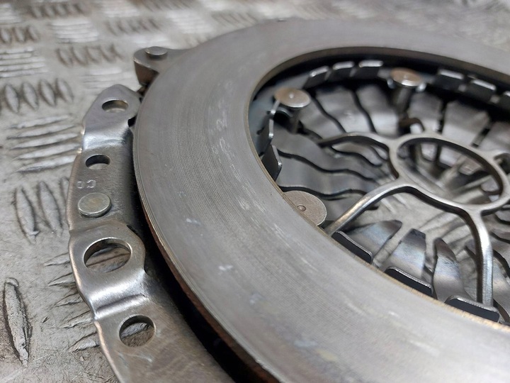 фото №8, Колесо двухмассовый + диск + прижим + подшипник bmw e46 1.9 8v 7508409