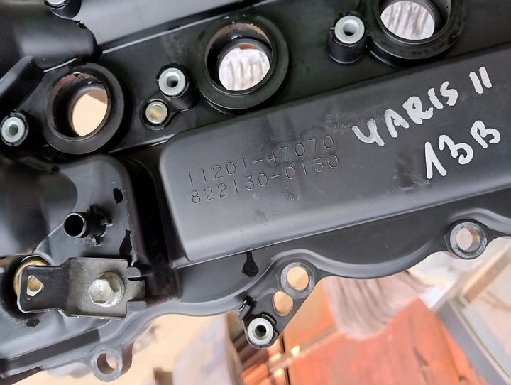 фото №7, Toyota yaris ii 10r 1.3b vvti 74kw крышка крышка клапанов 11201-47070