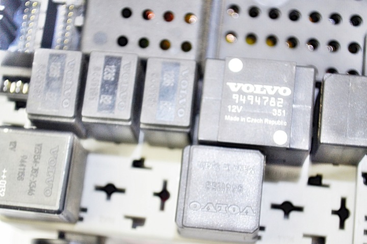 фото №5, Volvo v70 s60 коробка bsi 8645729 8676286 01w373