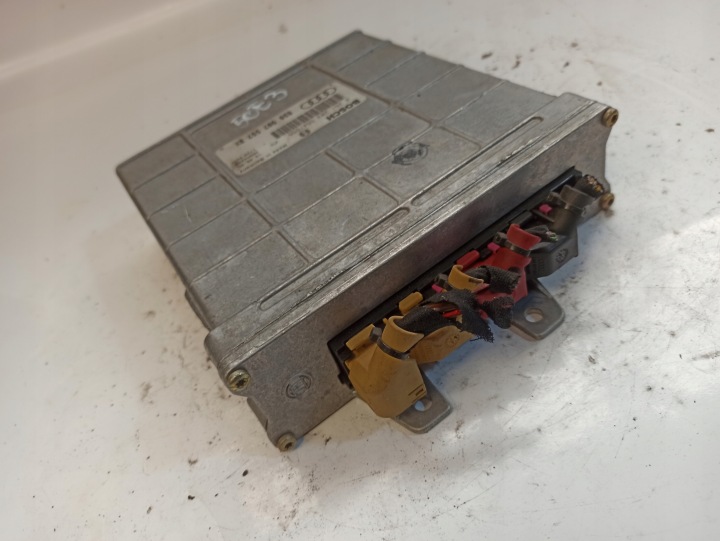 фото №8, Audi a4 b5 блок управления двигателем (ecu) 8d0907557bx 0261203554/555