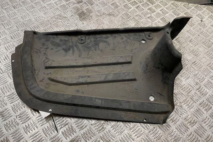 фото №1, Правая защита шасси vw passat b7 362 3aa825216c 2.0l дизель 103kw 2011