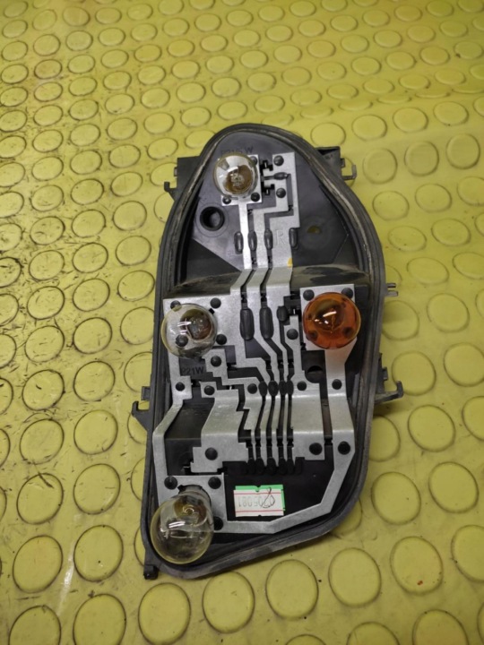 фото №9, Renault clio iii фара праве зад 89035080