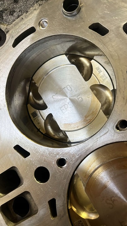 фото №8, Bmw 4.4 s68b44a двигун dół новий