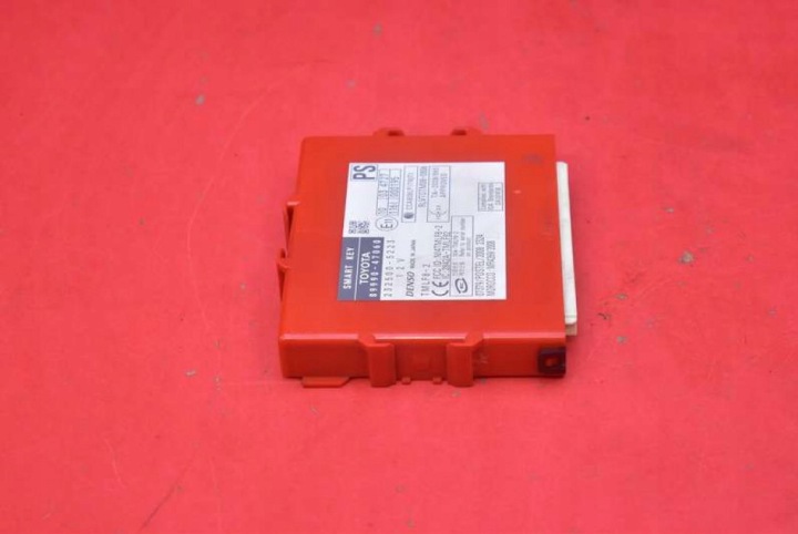 фото №6, Блок управления  модуль smart key 89990-47060 toyota prius iii xw30 1.8 гибрид 99km