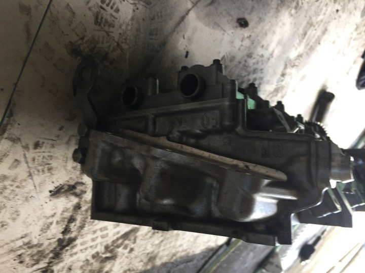 фото №16, Bmw 2.0d b47c20b головка комплектна вали